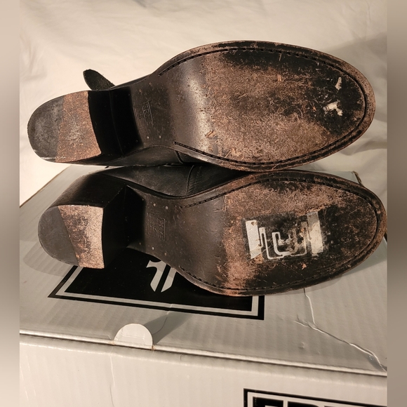 Frye Malorie Knotted Short. Color: Black. Size: 9 - Picture 6 of 10